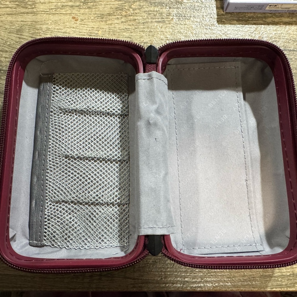 Makeup bag - Picture 10 of 11